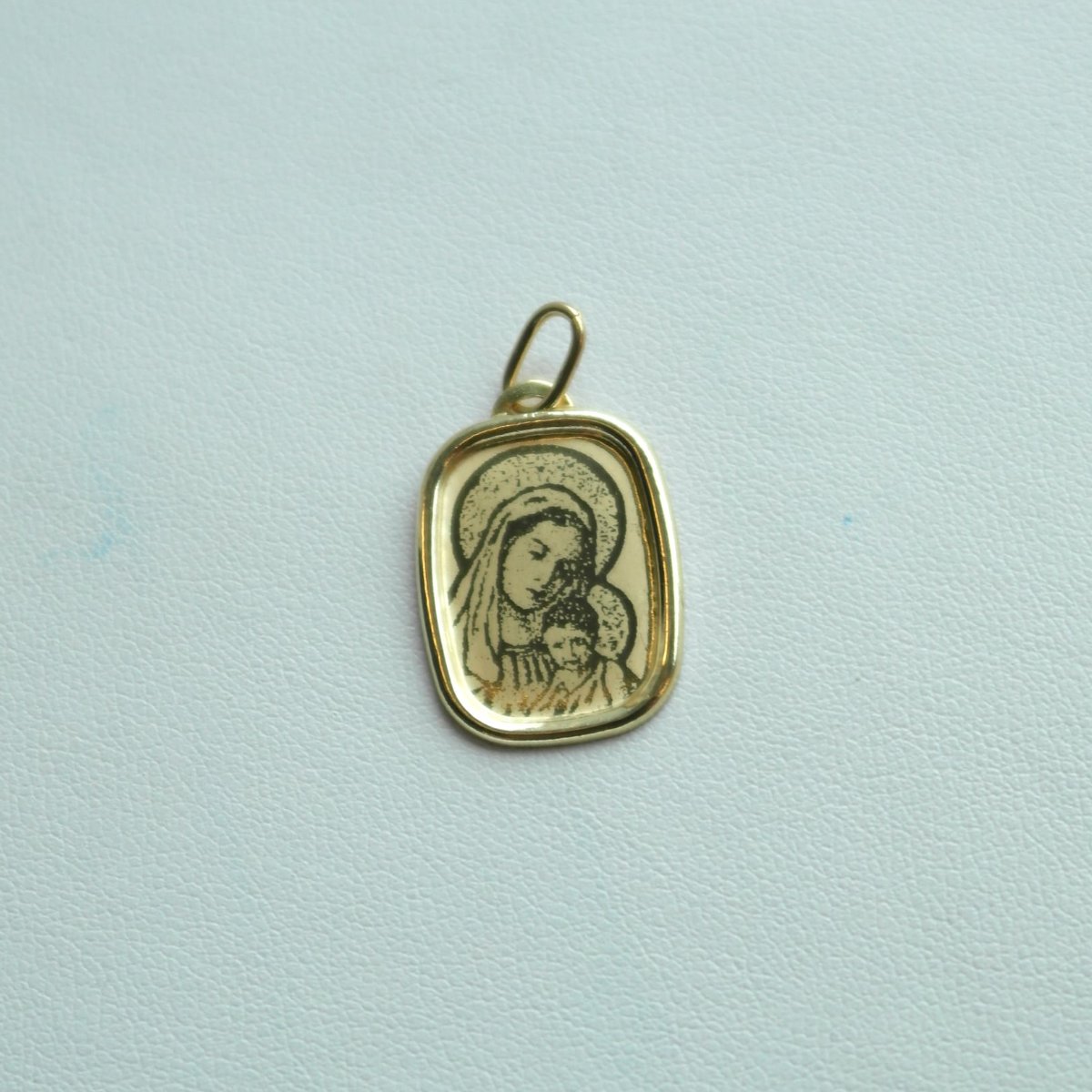 Medalik Kwadratowy zaoblony