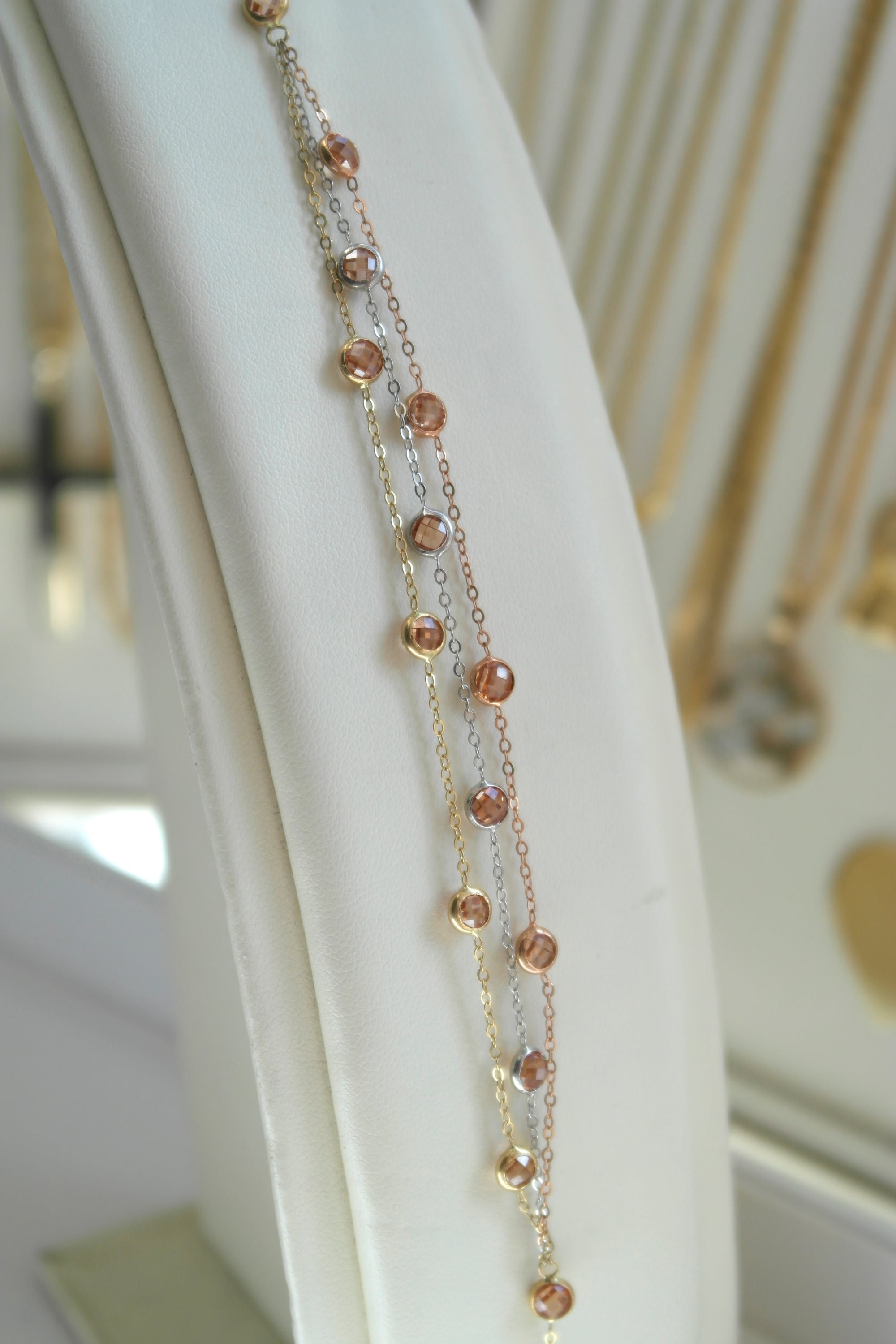 Wielorzędowa bransoletka z kulkami